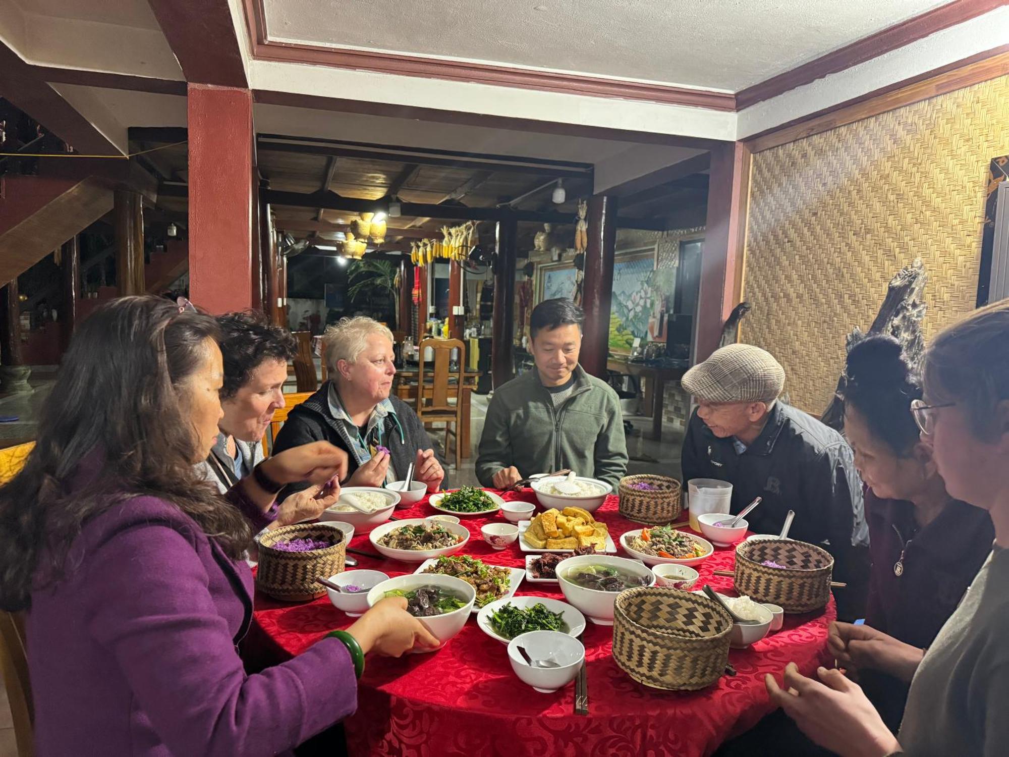 Minh Ngoc Homestay Dien Bien Phu Ban Him Lom Luaran gambar