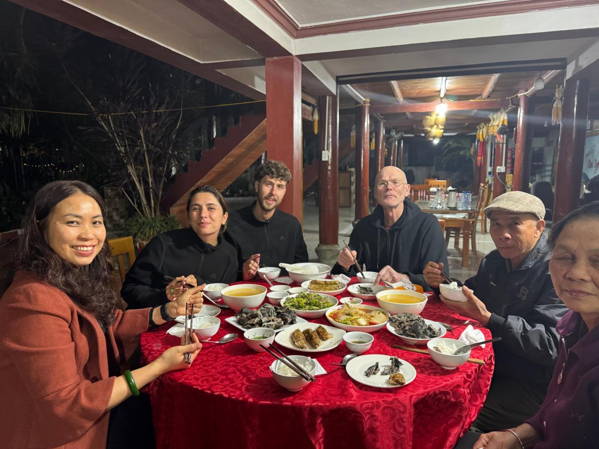 Minh Ngoc Homestay Dien Bien Phu Ban Him Lom Luaran gambar