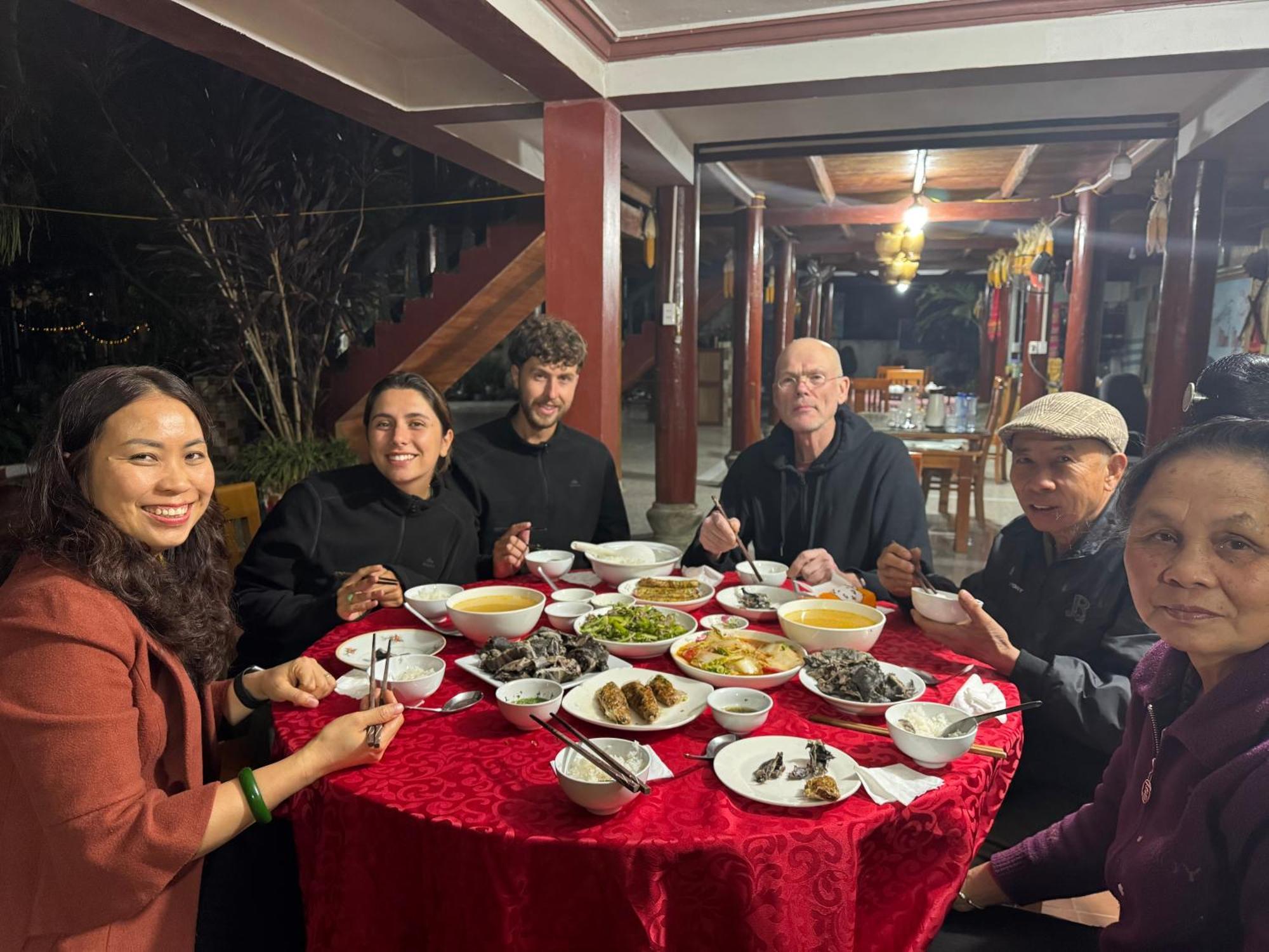 Minh Ngoc Homestay Dien Bien Phu Ban Him Lom Luaran gambar