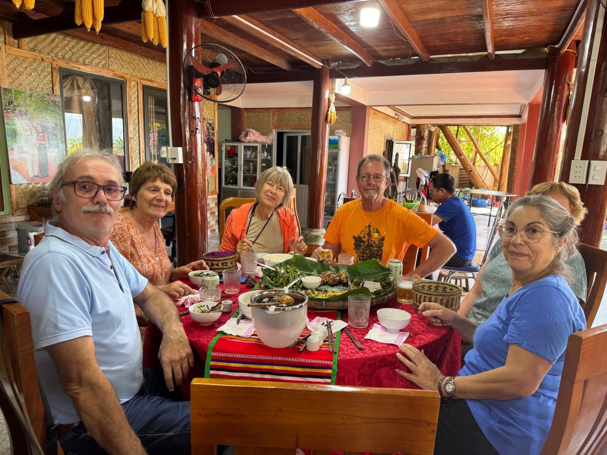 Minh Ngoc Homestay Dien Bien Phu Ban Him Lom Luaran gambar